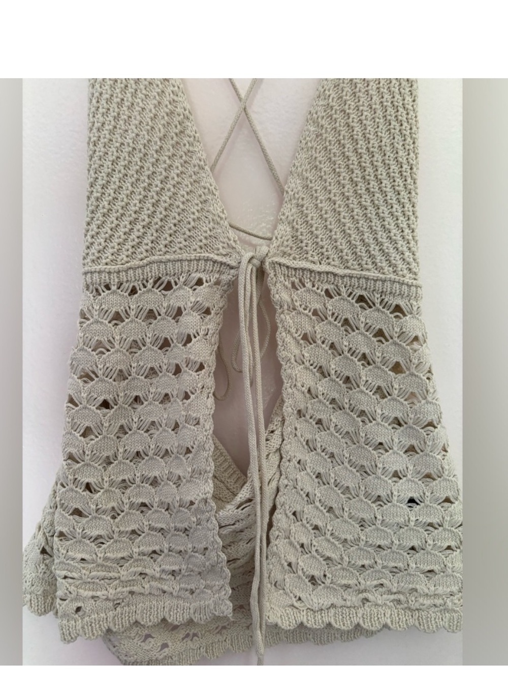 Crochet front tieOpen-Back Halter Top in Light Beige Sz M EUC - Picture 4 of 7